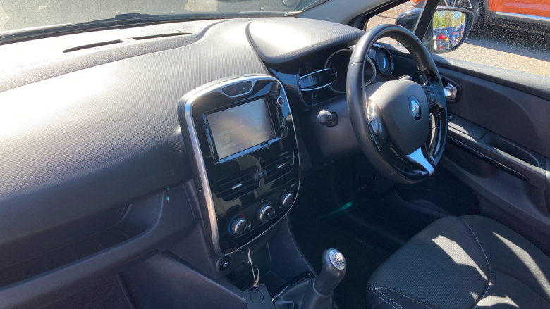 Renault Clio 1.2 16V Dynamique Nav 5dr Petrol Hatchback